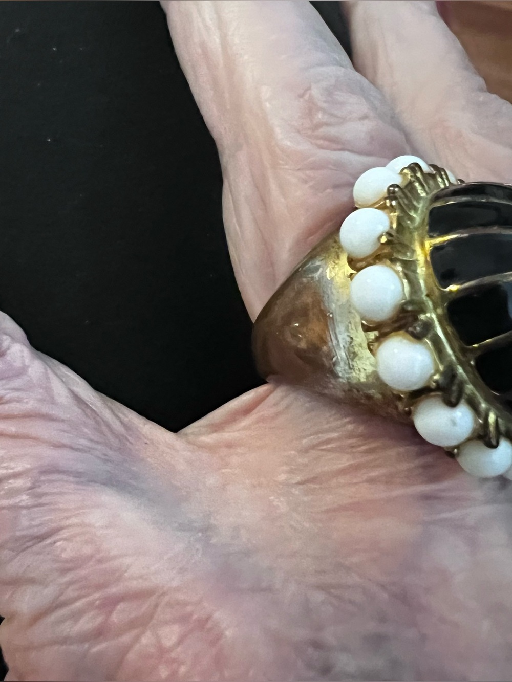 Gold-Tone Black Dome Ring with White Bead Accents That Glows. AMAZING VINTAGE. - Picture 3 of 8